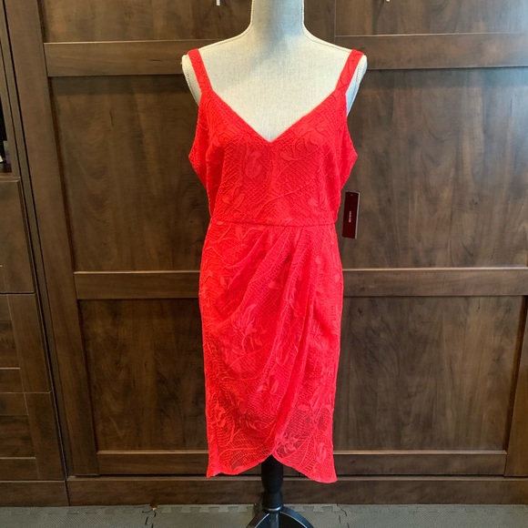 NWT-Lulus Meg Red Lace Sleeveless Tulip Hem Dress - Picture 4 of 8